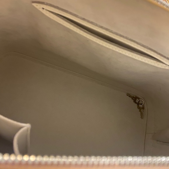 Louis Vuitton
Alma Handbag white Epi Leather PM - Picture 6 of 16